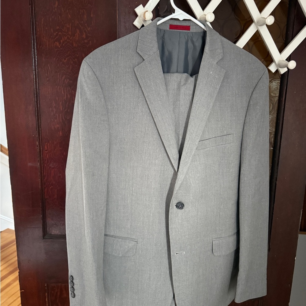 Alfani Light Gray Men's Suit Holiday Wedding Suit Worn Once